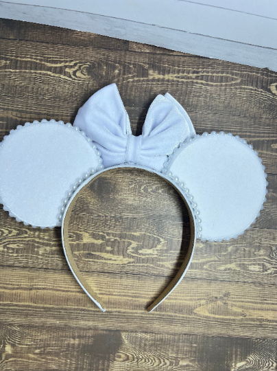 Custom Pearl Bridal Minnie Mouse Ears